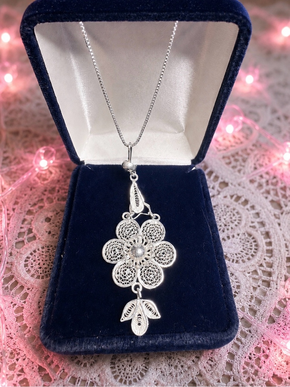 Necklace Vintage Sterling Silver Filigree Flower on 18" Sterling Box Chain